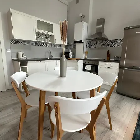 Wroclawia Apartment *